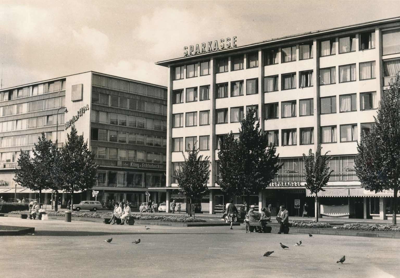 Die Sparkassen-Hauptstelle am Paradeplatz in den 1970er Jahren.