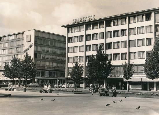 Die Sparkassen-Hauptstelle am Paradeplatz in den 1970er Jahren.